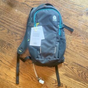 Sierra Designs Bear Peak 13 L Hydration Backpack